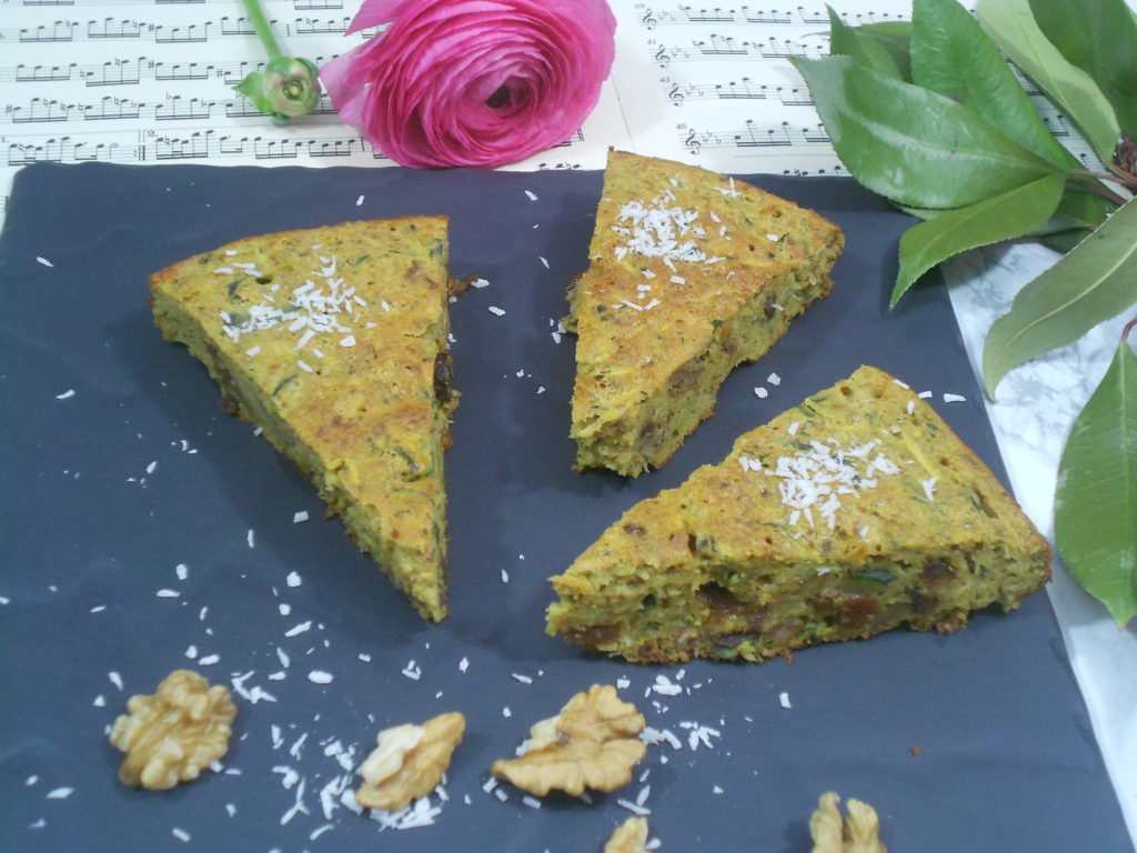 un gâteau sans gluten sans lactose à base de courgettes