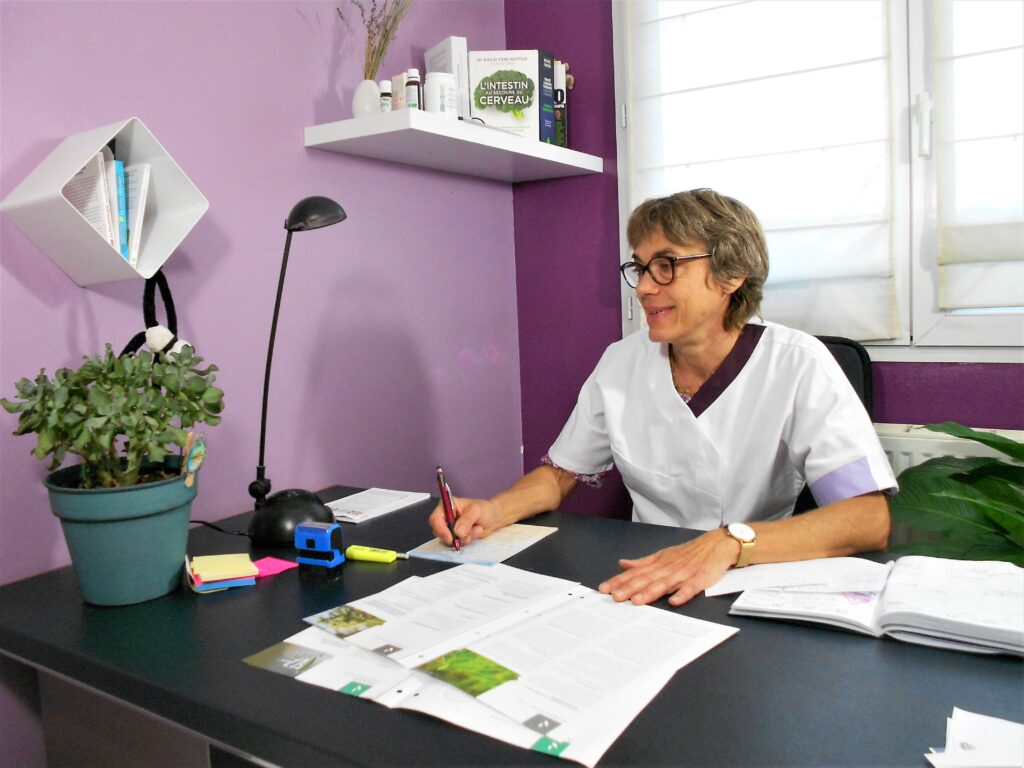 naturopathe a son cabinet